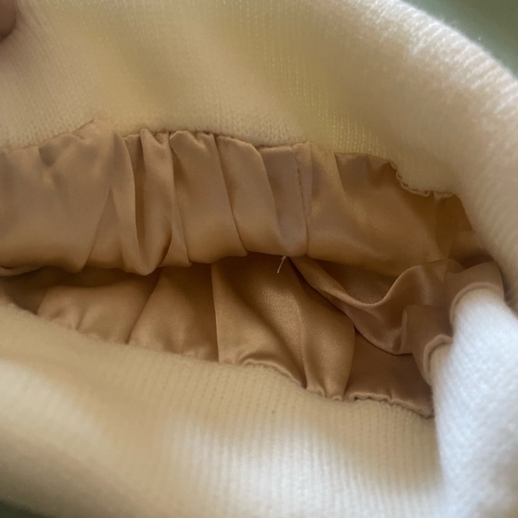 White beanie - Picture 3 of 3